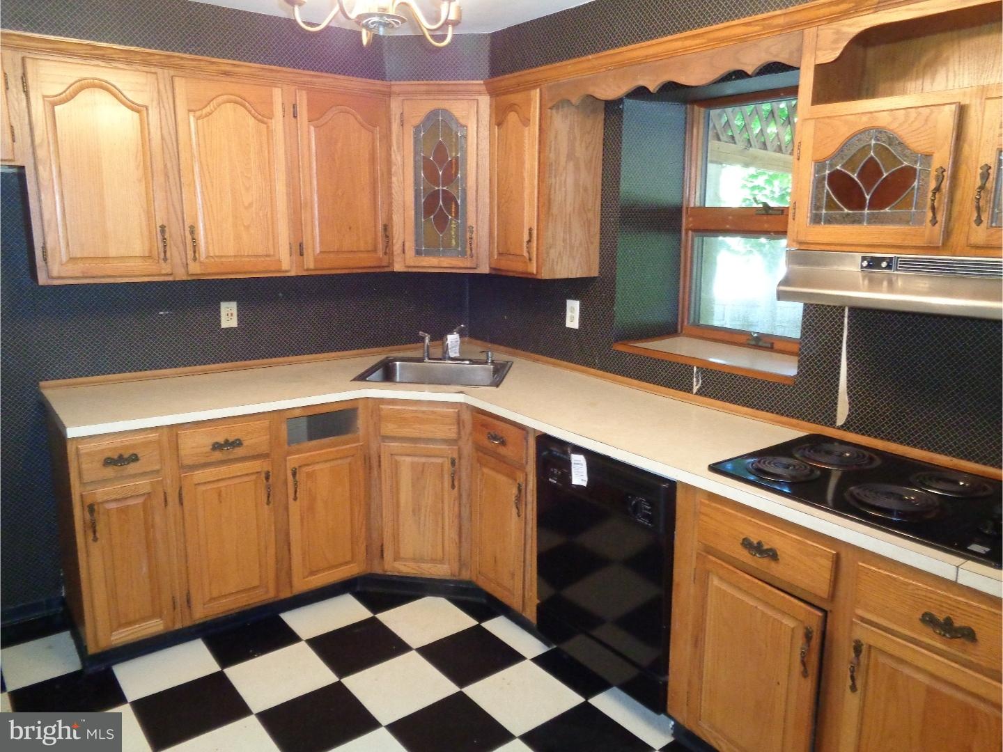 4080 Mount Road Aston, PA 19014 - Photo 4 of 15 Kitchen