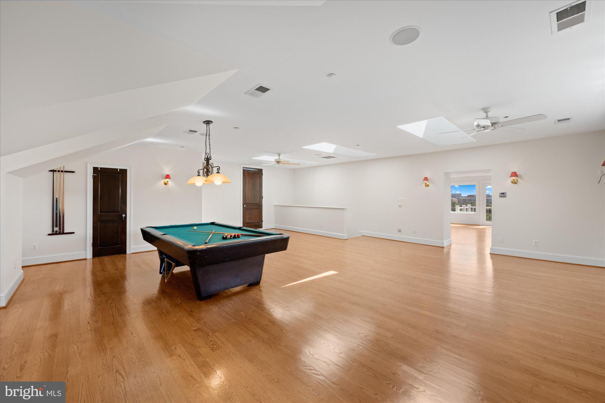1701 South Arlington Ridge Road Arlington, VA 22202 - Photo 64 of 90 Loft