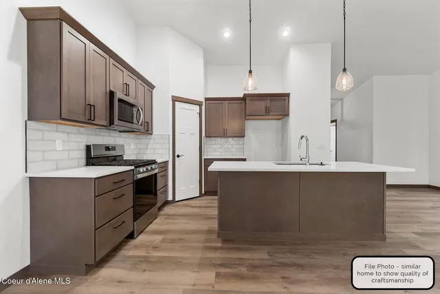 $641,900 | 8892 West Swather Avenue, Rathdrum, ID 83858