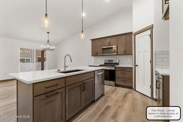 $641,900 | 8892 West Swather Avenue, Rathdrum, ID 83858