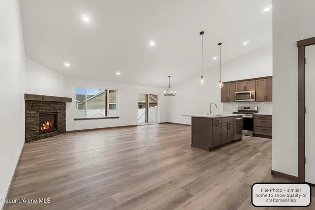 $641,900 | 8892 West Swather Avenue, Rathdrum, ID 83858