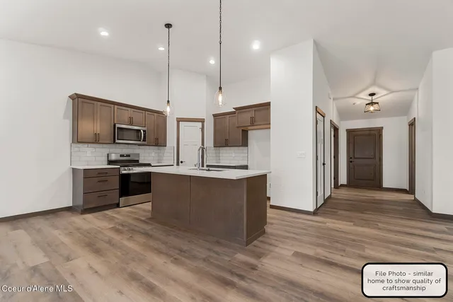 $641,900 | 8892 West Swather Avenue, Rathdrum, ID 83858