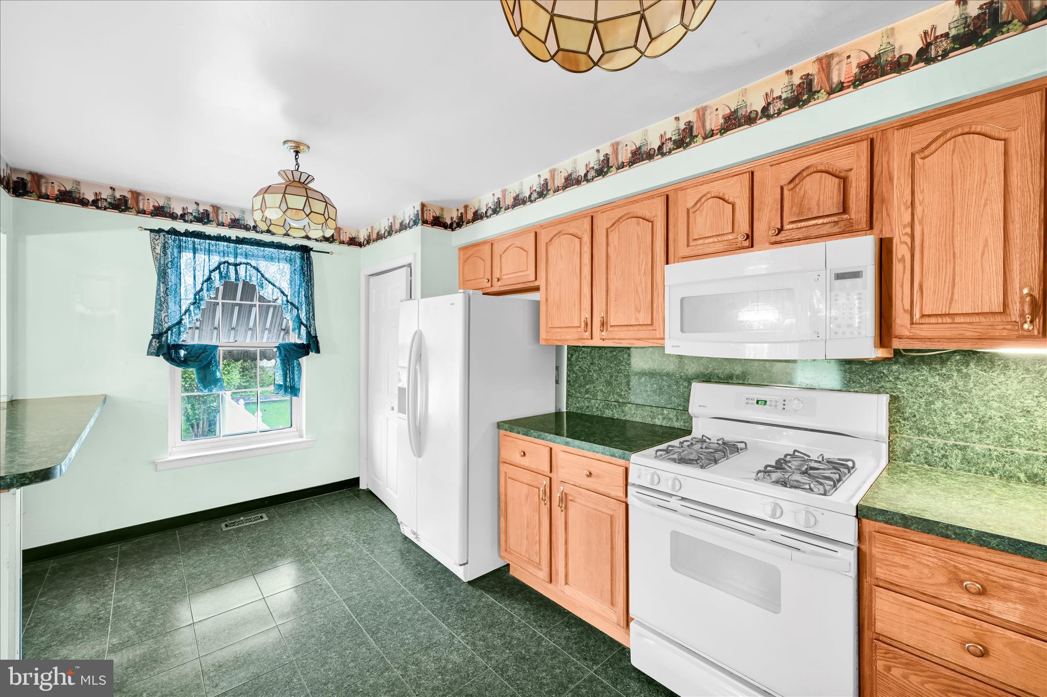 110 Greendale Road Philadelphia, PA 19154 - Photo 11 of 32 Kitchen
