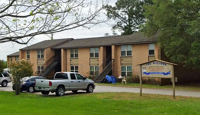 $696 | 324 Webb Street, Smithville, TX 78957