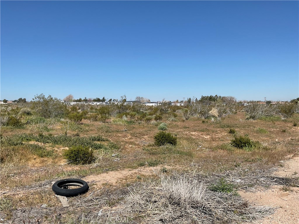 22111 Hesperia Road Hesperia, CA 92345 - Photo 7 of 11 a view of a city