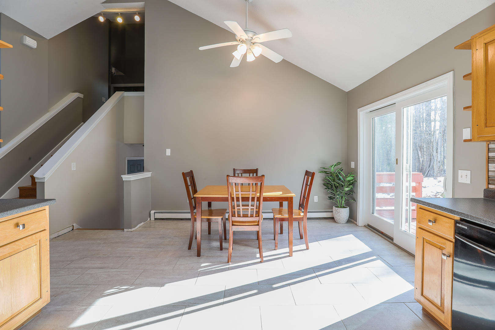 135 Ridgeview Drive Bangor, ME 04401 - Photo 6 of 37 Eat-in Kitchen area