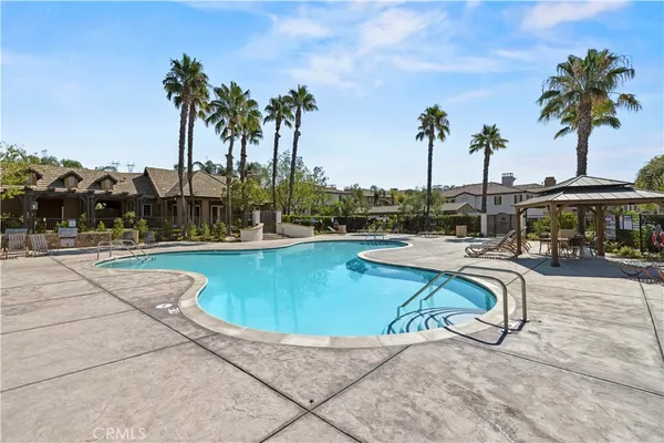 $630,000 | 19354 Laroda Lane, Unit 165, Saugus, CA 91350