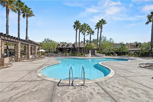 $630,000 | 19354 Laroda Lane, Unit 165, Saugus, CA 91350