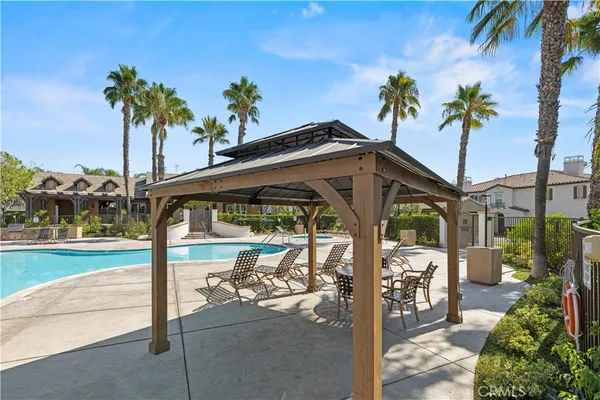 $630,000 | 19354 Laroda Lane, Unit 165, Saugus, CA 91350