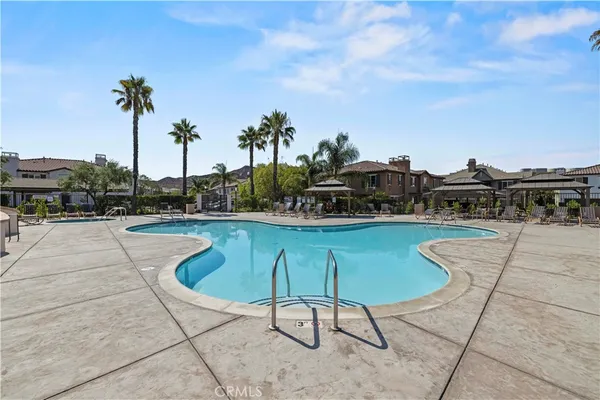 $630,000 | 19354 Laroda Lane, Unit 165, Saugus, CA 91350