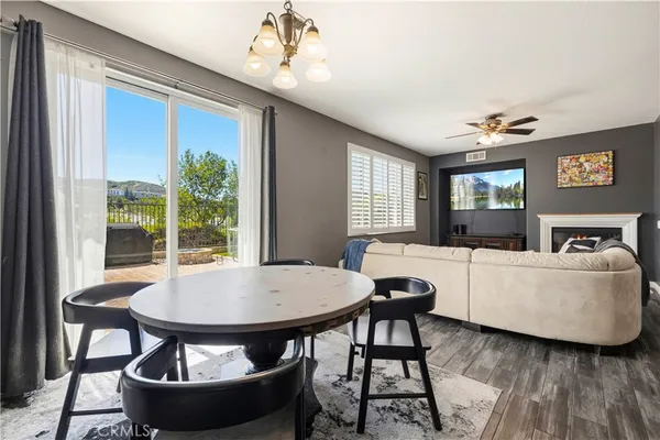 $630,000 | 19354 Laroda Lane, Unit 165, Saugus, CA 91350