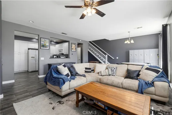 $630,000 | 19354 Laroda Lane, Unit 165, Saugus, CA 91350