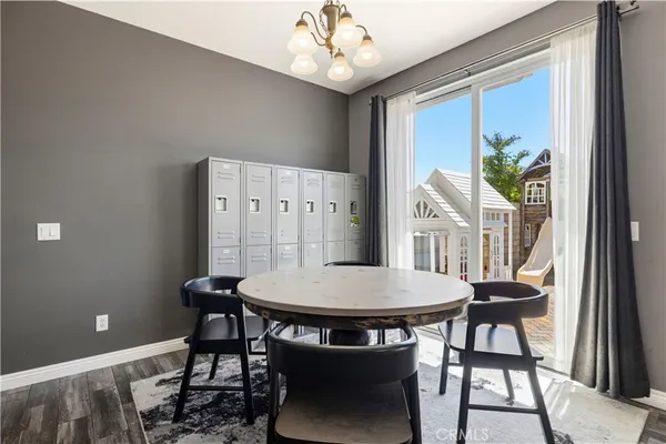 $630,000 | 19354 Laroda Lane, Unit 165, Saugus, CA 91350