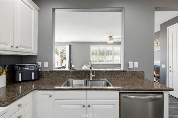 $630,000 | 19354 Laroda Lane, Unit 165, Saugus, CA 91350