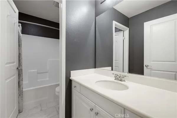 $630,000 | 19354 Laroda Lane, Unit 165, Saugus, CA 91350