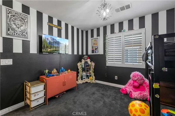 $630,000 | 19354 Laroda Lane, Unit 165, Saugus, CA 91350