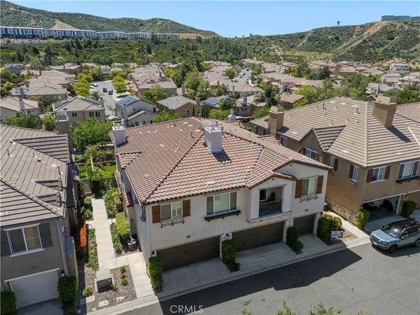 $630,000 | 19354 Laroda Lane, Unit 165, Saugus, CA 91350