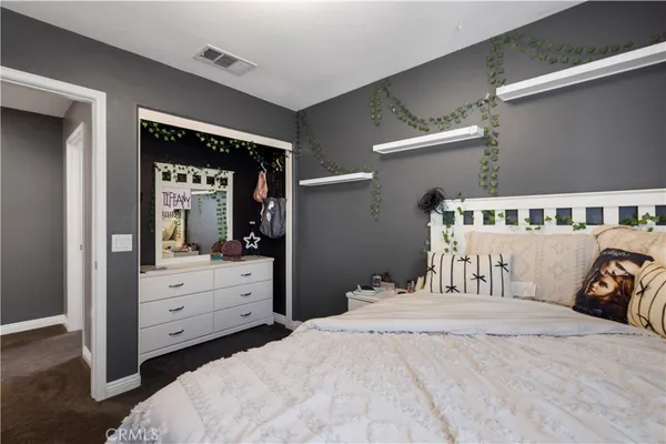 $630,000 | 19354 Laroda Lane, Unit 165, Saugus, CA 91350