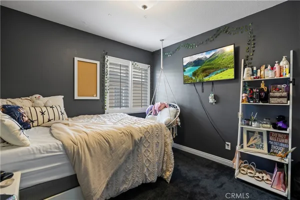 $630,000 | 19354 Laroda Lane, Unit 165, Saugus, CA 91350