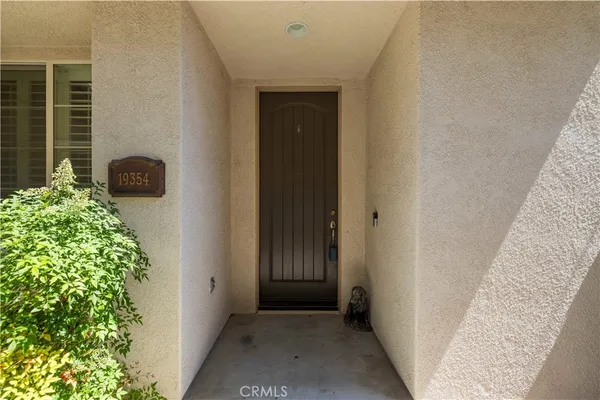 $630,000 | 19354 Laroda Lane, Unit 165, Saugus, CA 91350