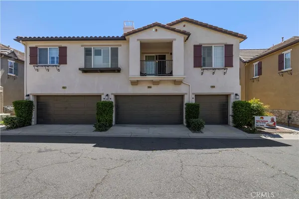 $630,000 | 19354 Laroda Lane, Unit 165, Saugus, CA 91350