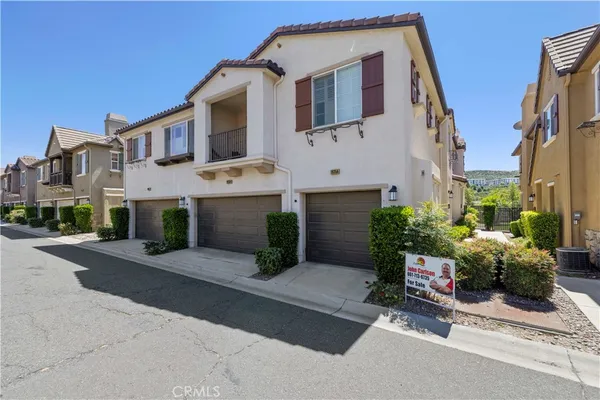 $630,000 | 19354 Laroda Lane, Unit 165, Saugus, CA 91350