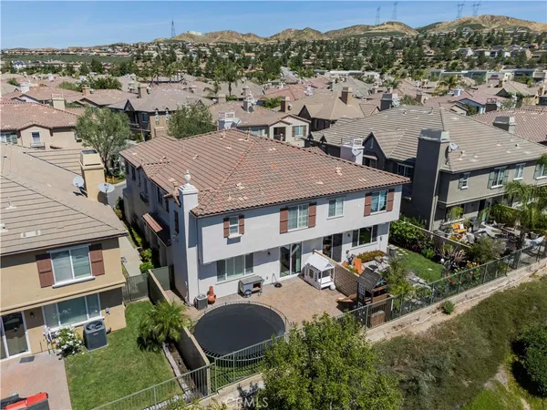 $630,000 | 19354 Laroda Lane, Unit 165, Saugus, CA 91350