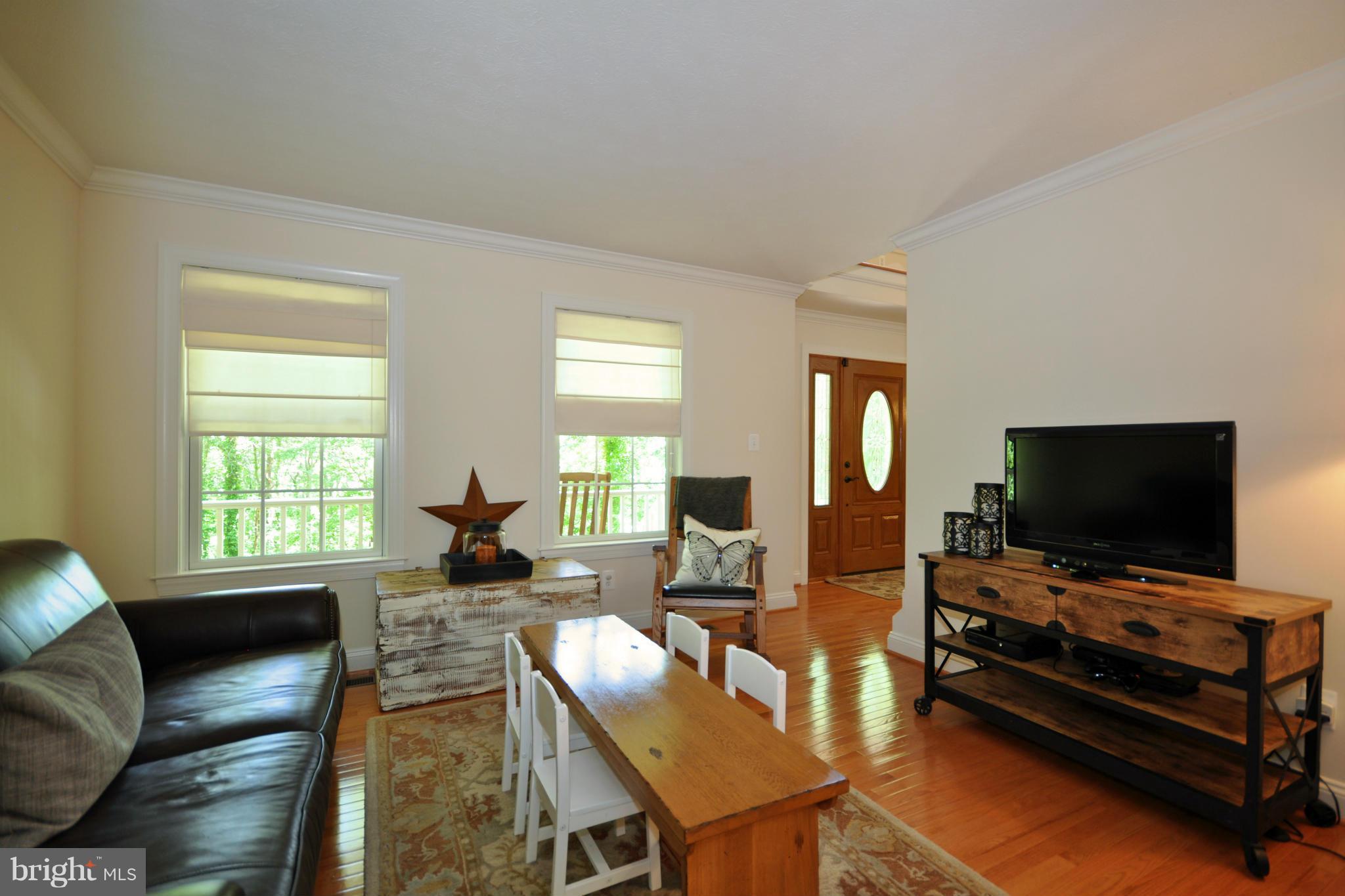 19300 Falls Road Hampstead, MD 21074 - Photo 4 of 30 Living Room with Crown Molding