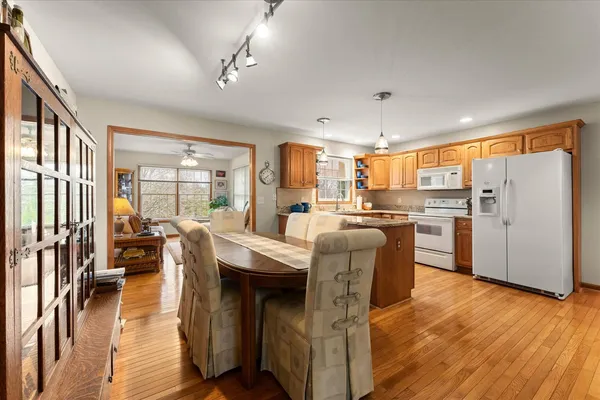 $339,900 | 1718 Tin Cup Road, Mahomet, IL 61853