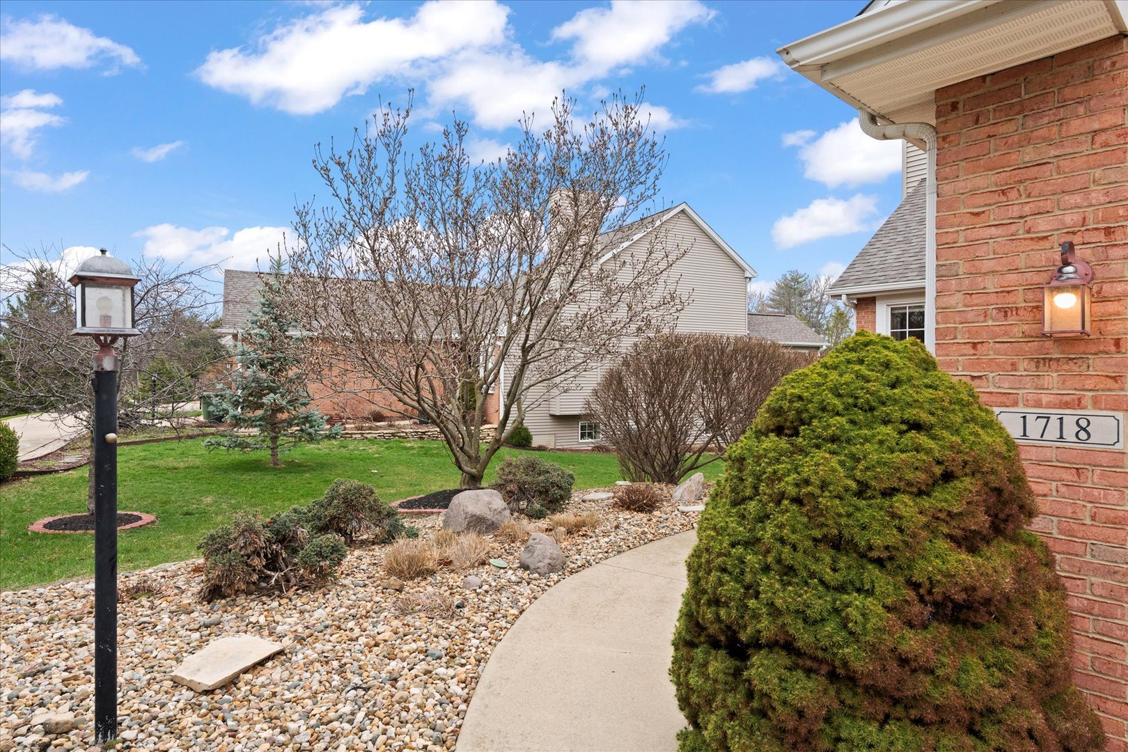 1718 Tin Cup Road Mahomet, IL 61853 - Photo 4 of 50