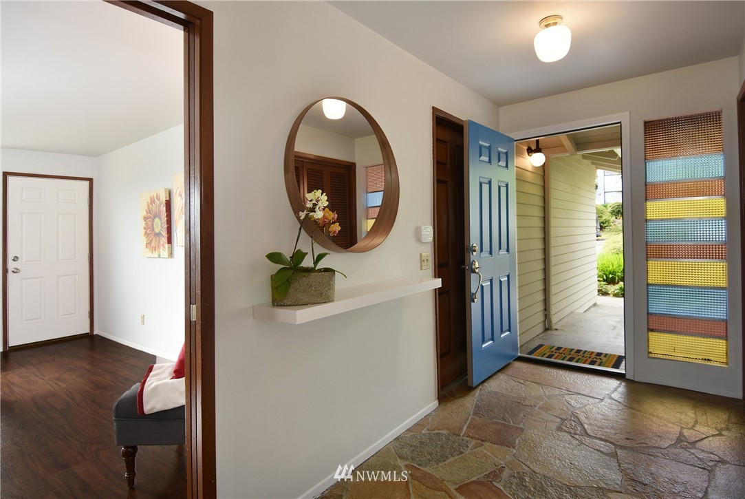 424 Seneca Avenue Northwest Renton, WA 98057 - Photo 4 of 24