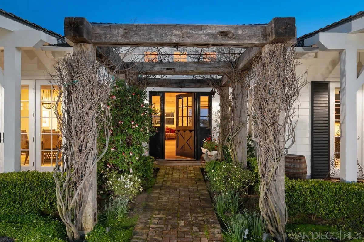 3403 Via Monteverde Encinitas, CA 92024 - Photo 4 of 22