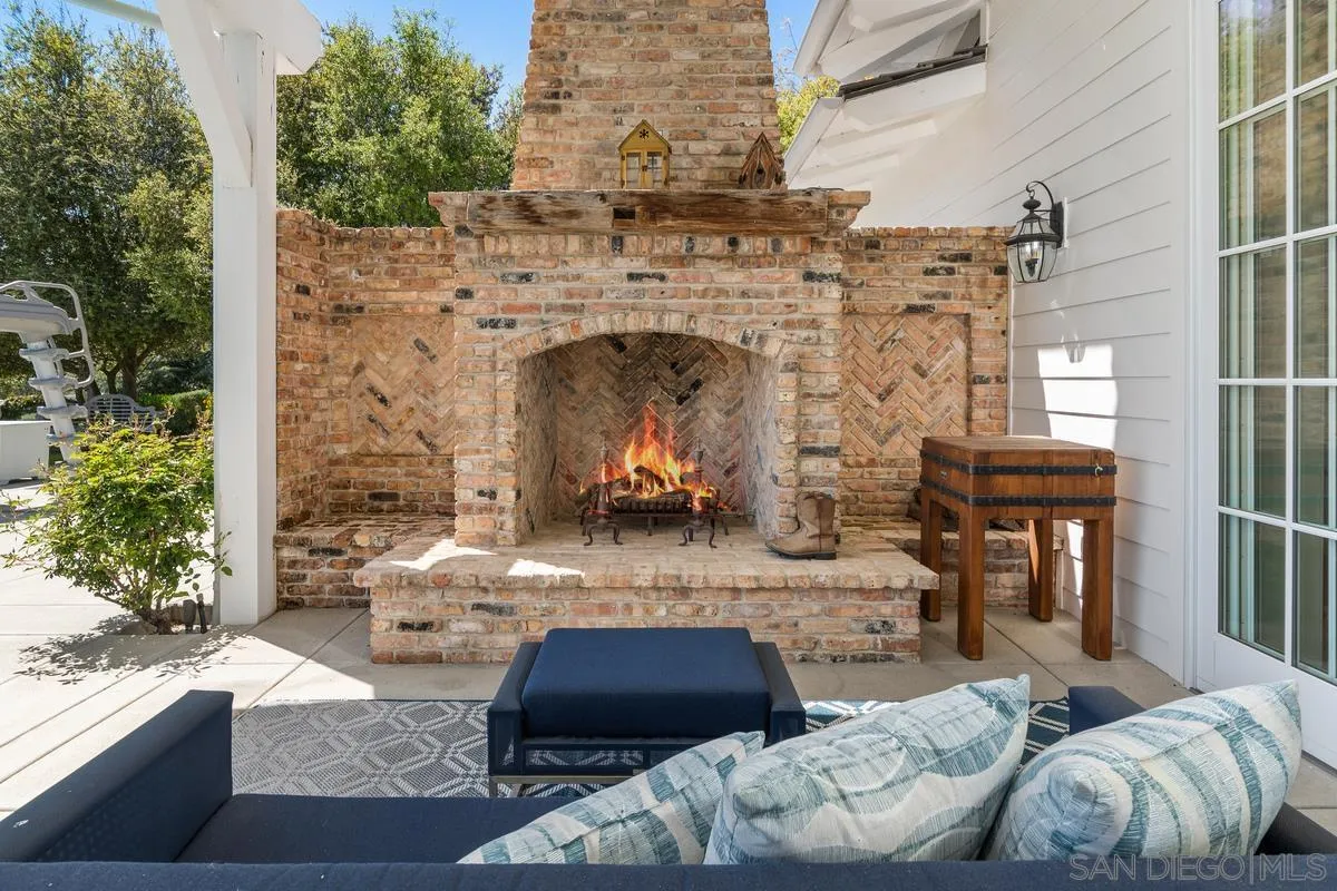 3403 Via Monteverde Encinitas, CA 92024 - Photo 8 of 22