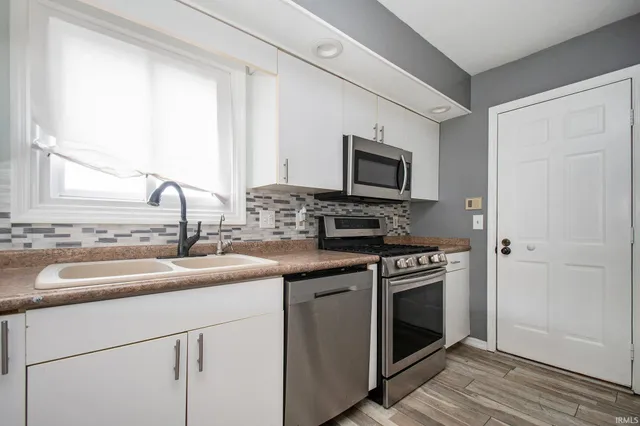 $269,000 | 52145 Brookview Court, South Bend, IN 46637