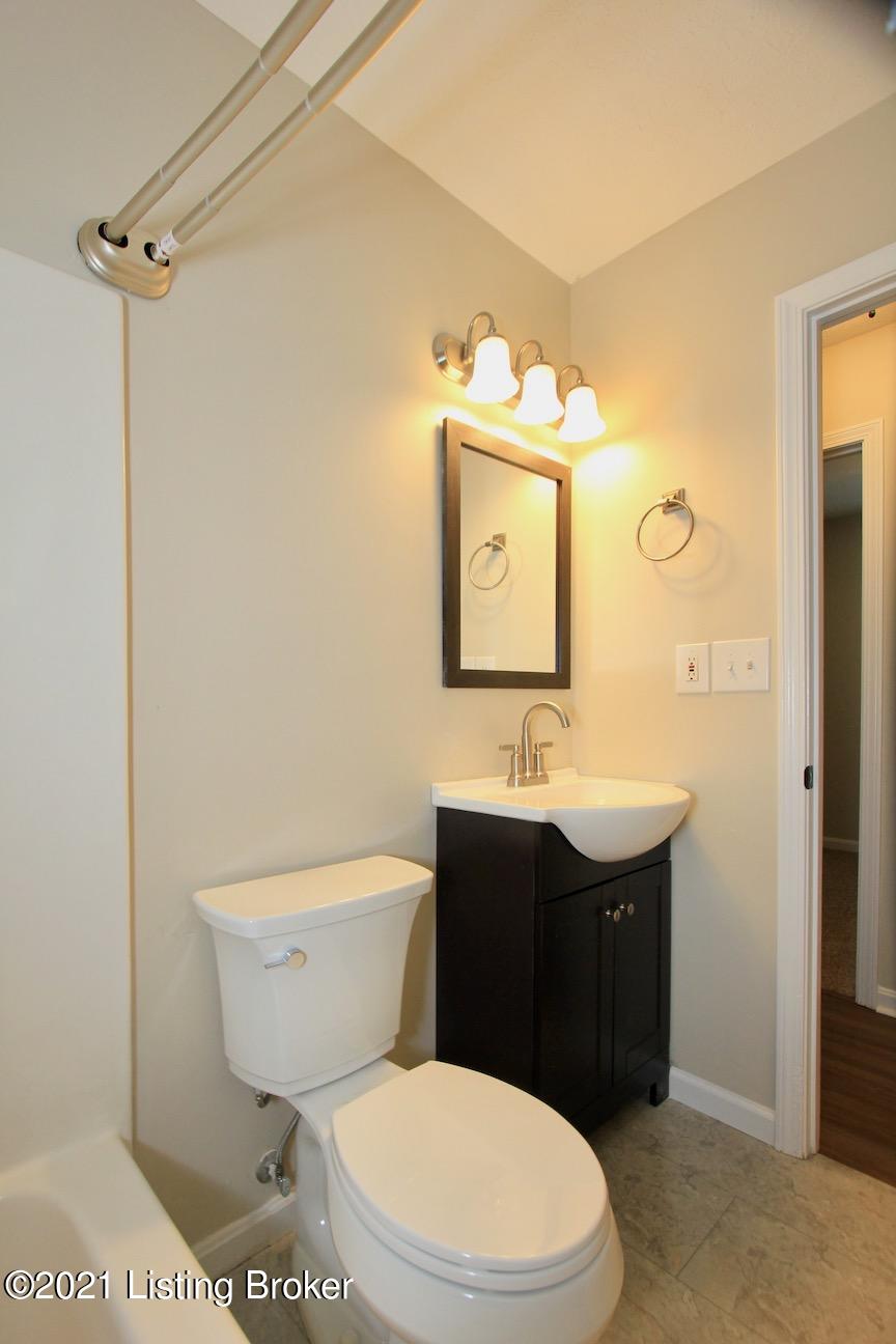 6404 Price Ln Road Louisville, KY 40229 - Photo 22 of 31 6404 Price Ln Rd - 1 of 1 (19)