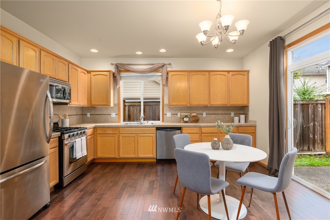 4417 Northeast 3rd Lane Renton, WA 98059 - Photo 5 of 20