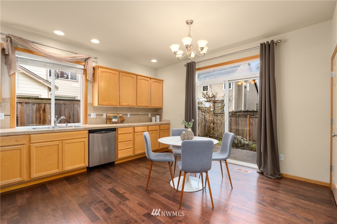 4417 Northeast 3rd Lane Renton, WA 98059 - Photo 6 of 20