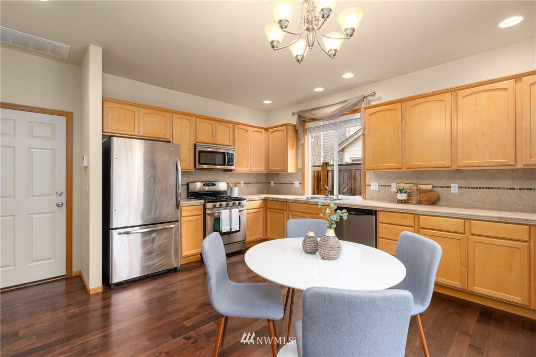 4417 Northeast 3rd Lane Renton, WA 98059 - Photo 7 of 20