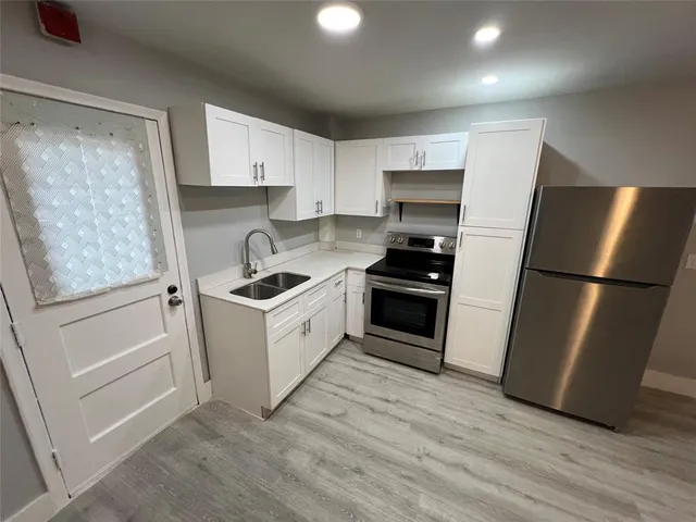 $3,200 | 6840 Pembroke Road, Unit 118, Pembroke Pines, FL 33023