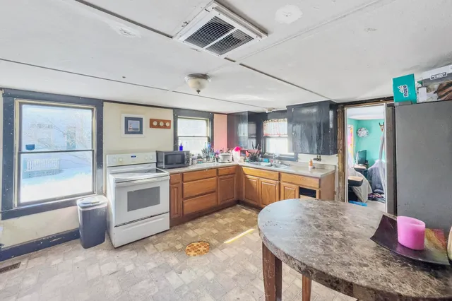 $120,000 | 102 Beechwood Street, Thomaston, ME 04861