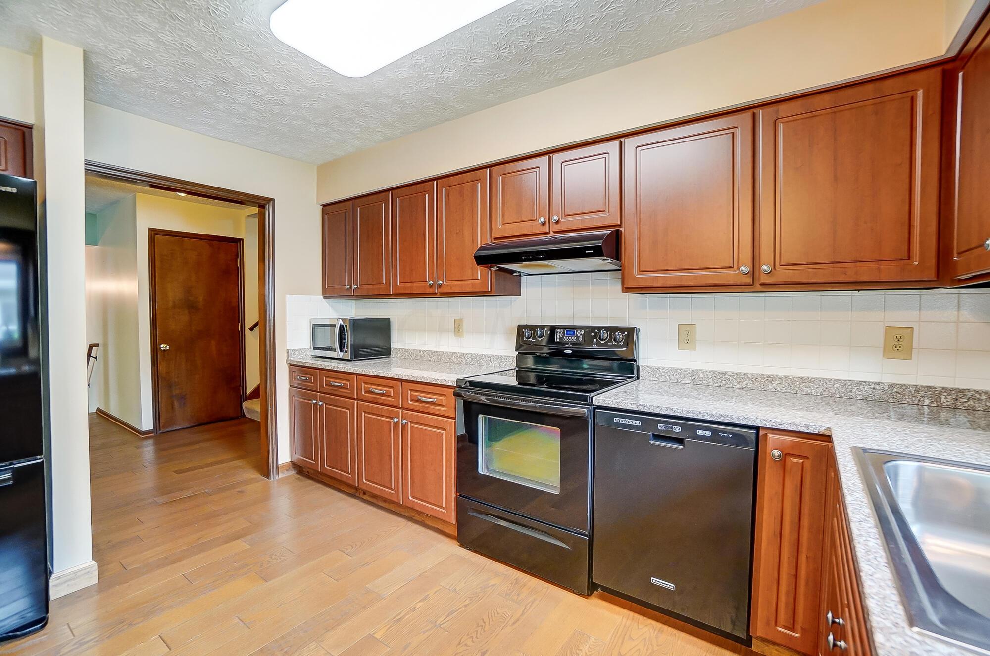 633 Olde North Church Road Westerville, OH 43081 - Photo 13 of 42 013