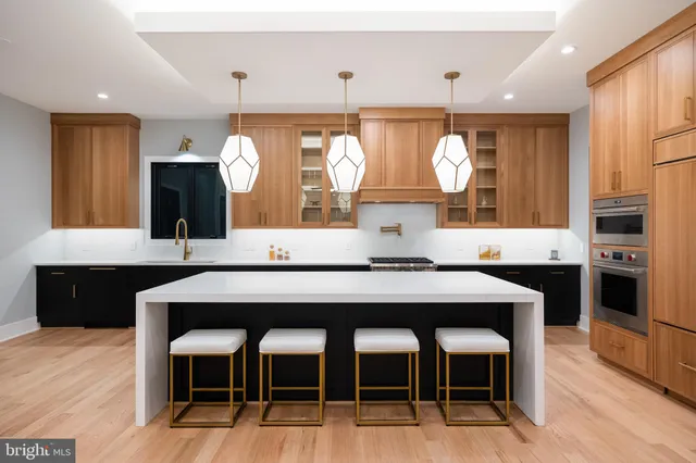 $3,499,999 | 1052 Balls Hill Road, McLean, VA 22101