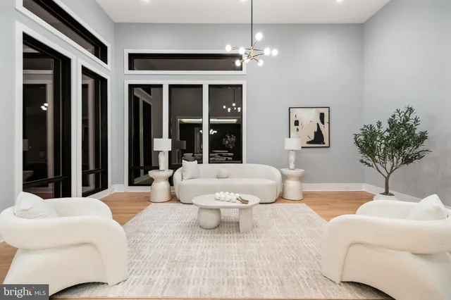 $3,499,999 | 1052 Balls Hill Road, McLean, VA 22101