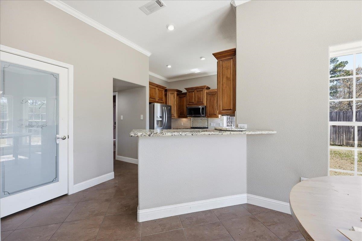 1045 Cedar Ridge Orange, TX 77632 - Photo 9 of 30