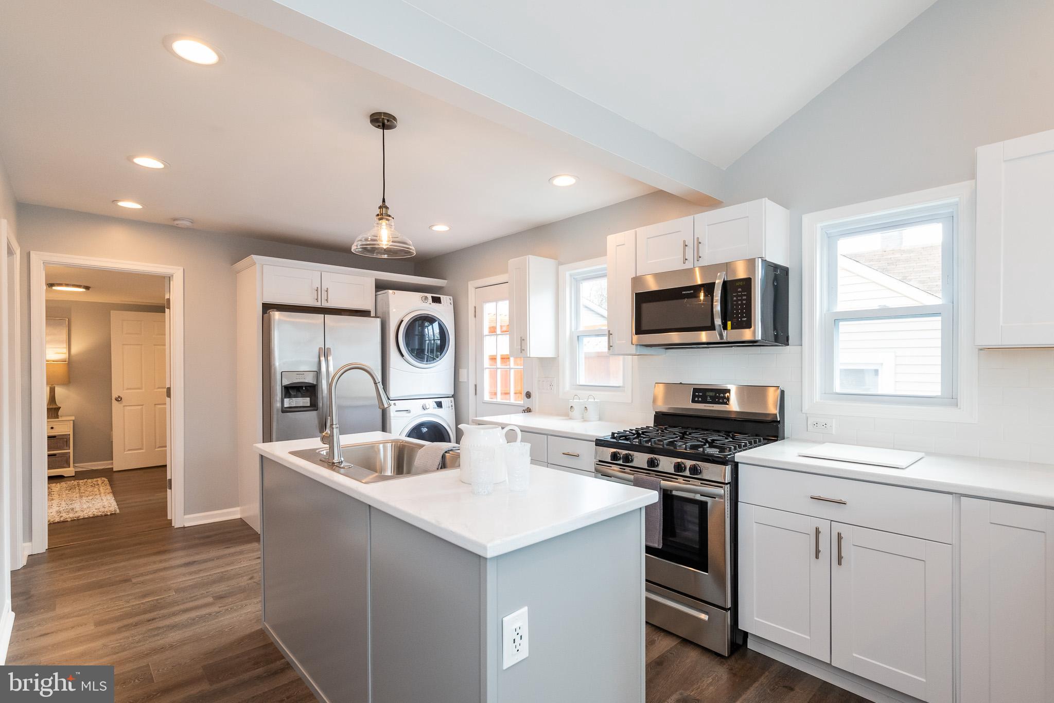 800 Rosedale Avenue Rosedale, MD 21237 - Photo 15 of 44 Beautiful Lighting and Flow
