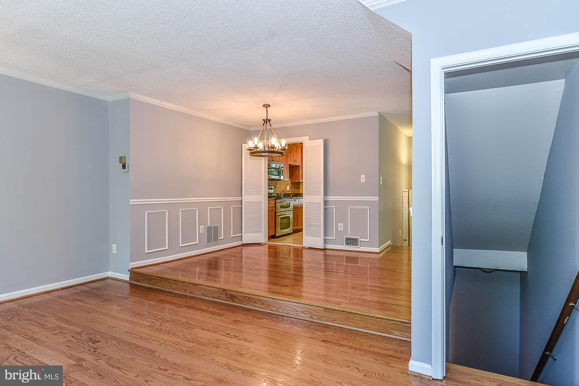2488 Ridgehampton Court Reston, VA 20191 - Photo 11 of 30 Living Room - Another View