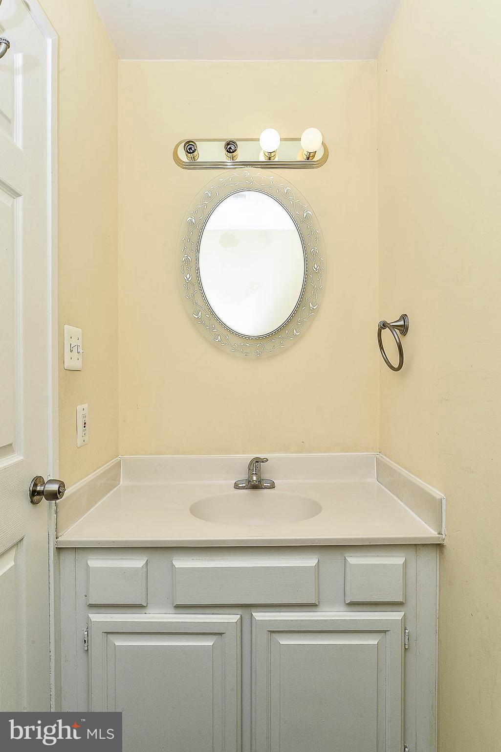 2488 Ridgehampton Court Reston, VA 20191 - Photo 13 of 30 Powder Room