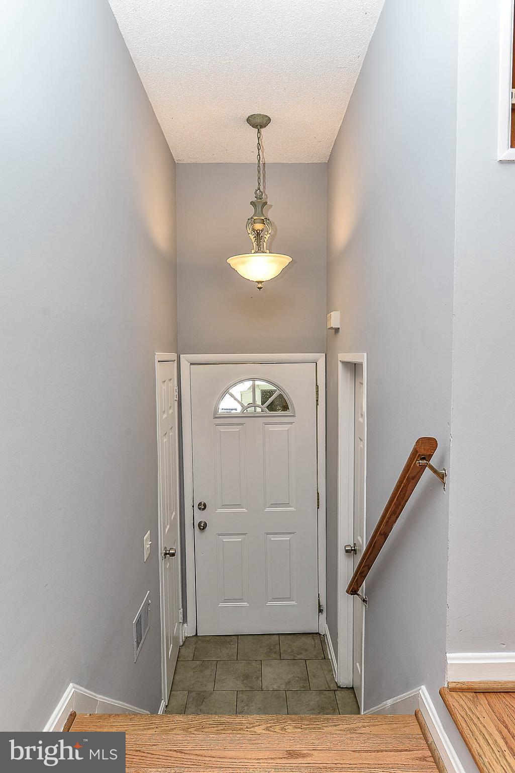 2488 Ridgehampton Court Reston, VA 20191 - Photo 3 of 30 Welcoming Foyer