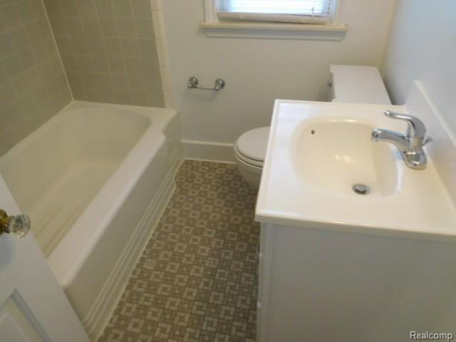 927 West Twelve Mile Road Royal Oak, MI 48073 - Photo 12 of 26