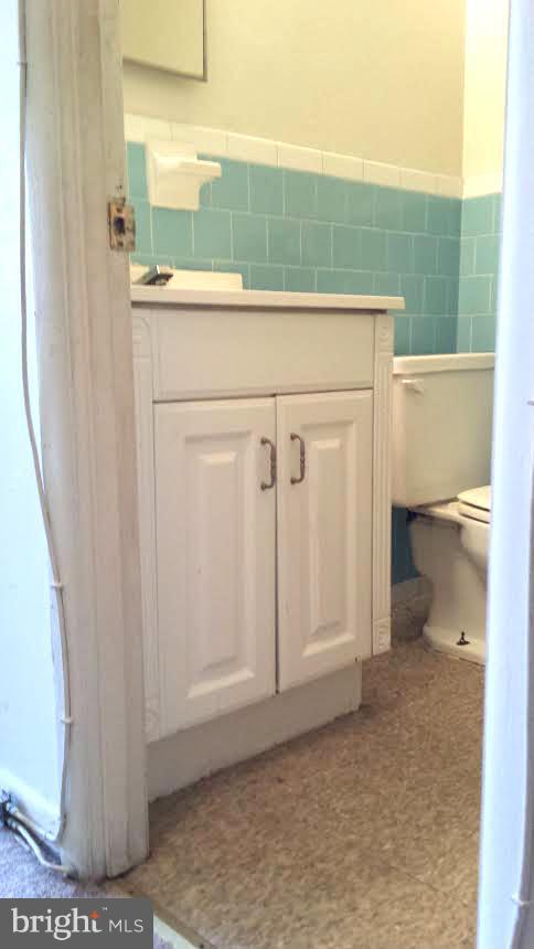 1013 First Street Alexandria, VA 22314 - Photo 5 of 5 a bathroom with a toilet